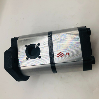 31N5-30020 R140W-7 R170W-7A ปั๊มเกียร์สําหรับเครื่องขุดคลาน SKGM ยานก่อสร้าง